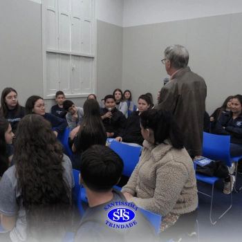 Alunos participam do projeto Autor Presente com o escritor Fernando Carraro 