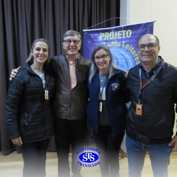 Alunos participam do projeto Autor Presente com o escritor Fernando Carraro 