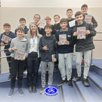 Alunos participam do projeto Autor Presente com o escritor Fernando Carraro 