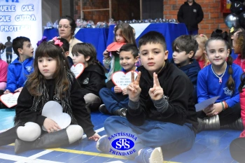 Homenagem aos pais dos alunos do Infantil 5 e 1º ano 