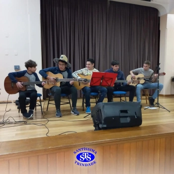 O palco foi todo dos nossos talentosos alunos
