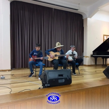 O palco foi todo dos nossos talentosos alunos