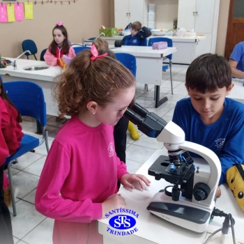 2º ano | Prática no Laboratório de Ciências
