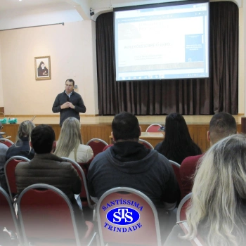 Encontro de formação com profissionais do Colégio
