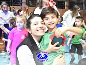 Homenagem às Mães da Educação Infantil