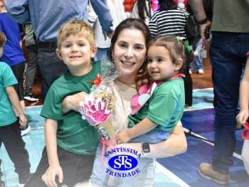 Homenagem às Mães da Educação Infantil