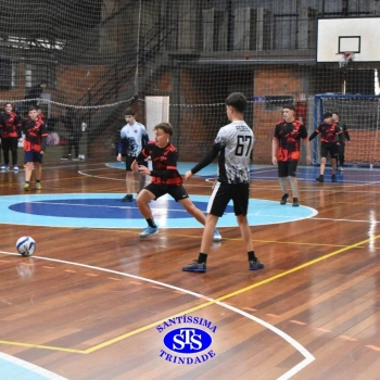 Turmas de 8º e 9º ano vivem com empolgação os Jogos Franciscanos Interséries