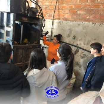 Alunos vão à Cooperativa Unicca e conhecem processos de reciclagem | 7º ano