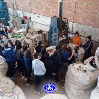 Alunos vão à Cooperativa Unicca e conhecem processos de reciclagem | 7º ano