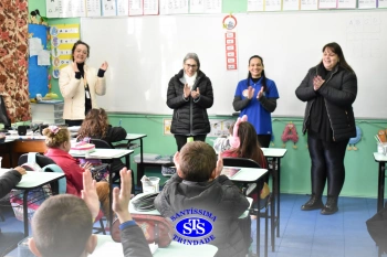 Colégio e APM presenteiam os alunos pelo Dia do Estudante