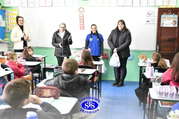 Colégio e APM presenteiam os alunos pelo Dia do Estudante