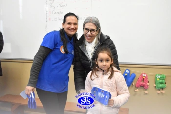 Colégio e APM presenteiam os alunos pelo Dia do Estudante