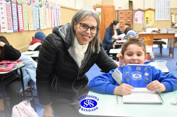 Colégio e APM presenteiam os alunos pelo Dia do Estudante