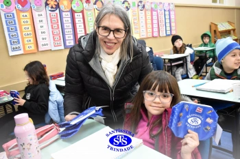 Colégio e APM presenteiam os alunos pelo Dia do Estudante