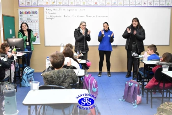 Colégio e APM presenteiam os alunos pelo Dia do Estudante