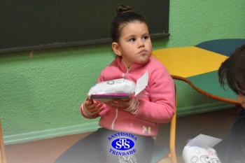 Colégio e APM presenteiam os alunos pelo Dia do Estudante