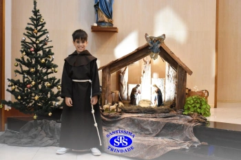 Alunos refletem sobre o sentido do Natal durante celebração | 2º ano