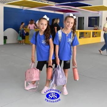 Estudantes retornam às aulas