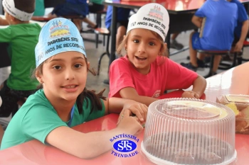 Alunos do 1º ano comemoram os 110 anos do Colégio