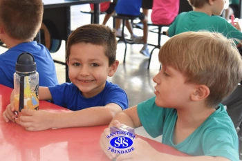Alunos do 1º ano comemoram os 110 anos do Colégio
