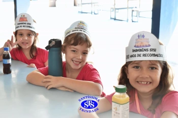 Alunos do 1º ano comemoram os 110 anos do Colégio