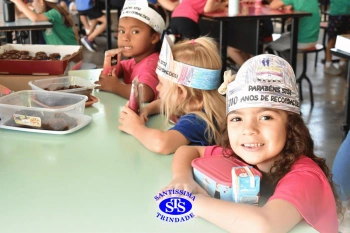 Alunos do 1º ano comemoram os 110 anos do Colégio