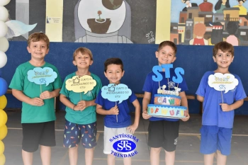 Alunos do 1º ano comemoram os 110 anos do Colégio