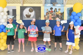 Alunos do 1º ano comemoram os 110 anos do Colégio