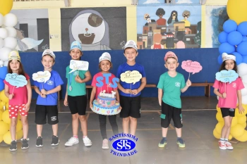 Alunos do 1º ano comemoram os 110 anos do Colégio