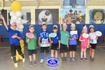 Alunos do 1º ano comemoram os 110 anos do Colégio