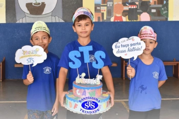 Alunos do 1º ano comemoram os 110 anos do Colégio