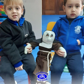 Infantil 3 aprende os valores de vida de Madre Madalena