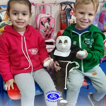 Infantil 3 aprende os valores de vida de Madre Madalena
