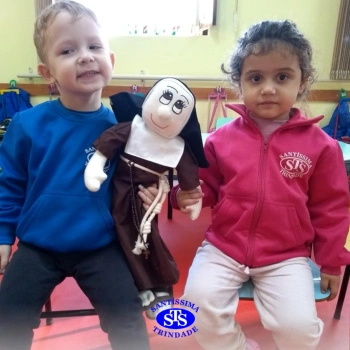 Infantil 3 aprende os valores de vida de Madre Madalena