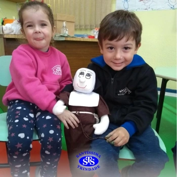 Infantil 3 aprende os valores de vida de Madre Madalena