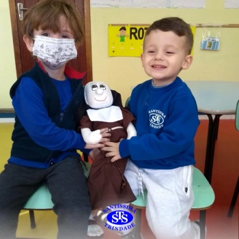 Infantil 3 aprende os valores de vida de Madre Madalena