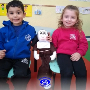 Infantil 3 aprende os valores de vida de Madre Madalena