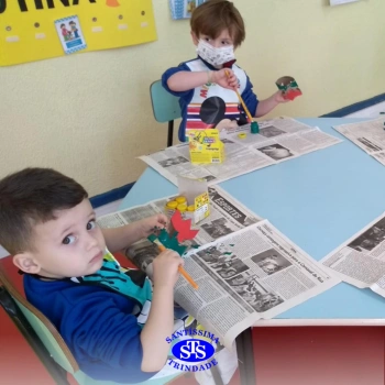 Infantil 3 aprende os valores de vida de Madre Madalena