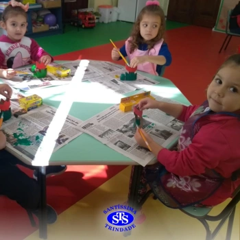 Infantil 3 aprende os valores de vida de Madre Madalena