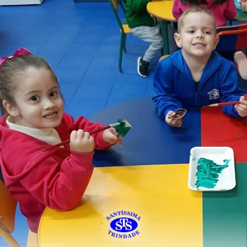 Infantil 3 aprende os valores de vida de Madre Madalena