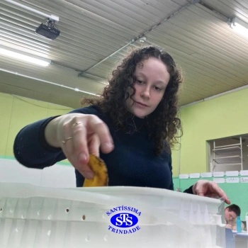 Alunos realizam atividade de compostagem | Consciência Ambiental