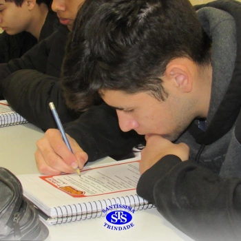 Colégio e Universidade unidos para promover novas aprendizagens