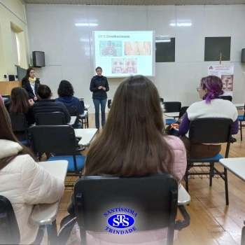 Colégio e Universidade unidos para promover novas aprendizagens