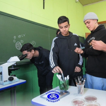 Colégio e Universidade unidos para promover novas aprendizagens