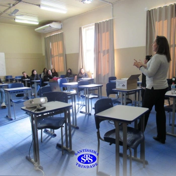 Colégio e Universidade unidos para promover novas aprendizagens