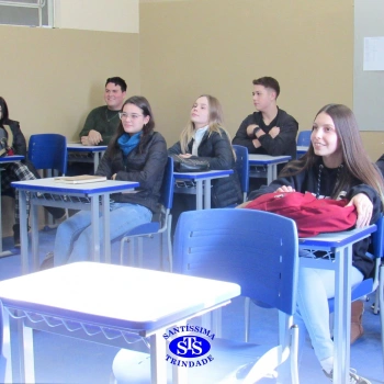 Colégio e Universidade unidos para promover novas aprendizagens