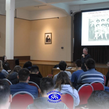 Roda de Chimarrão com o historiador Rossano Cavalari | Ensino Médio 