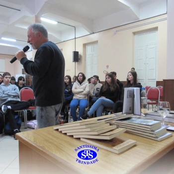 Roda de Chimarrão com o historiador Rossano Cavalari | Ensino Médio 