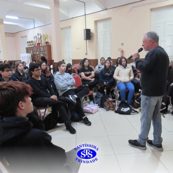 Roda de Chimarrão com o historiador Rossano Cavalari | Ensino Médio 