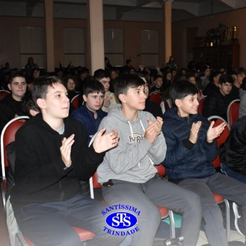 Show de Talentos celebra as habilidades dos alunos e promove momentos de descontração